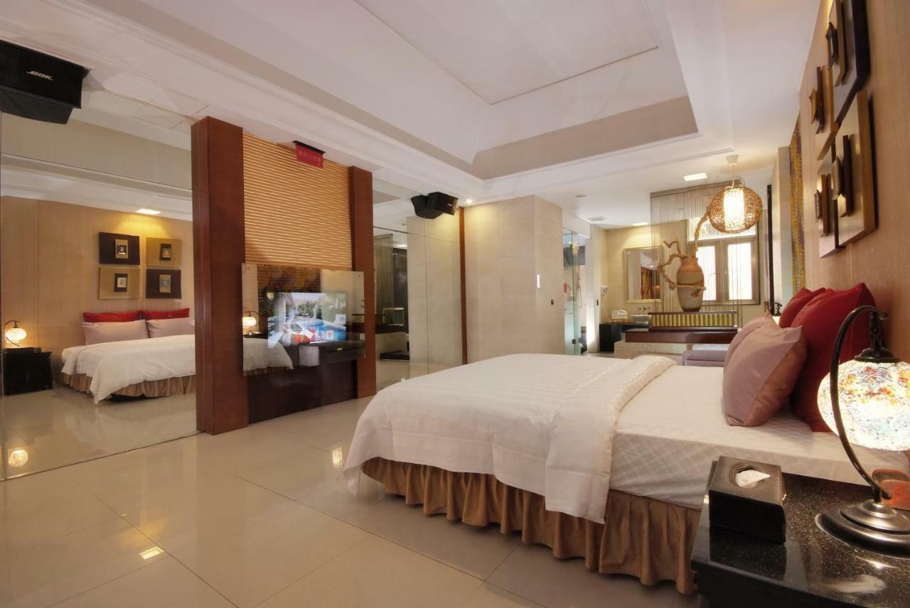 Q Motel精品旅館 Tucheng Exteriör bild